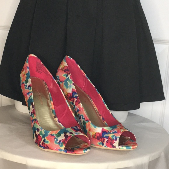 CHRISTIAN SIRIANO Peeptoe Pump - Picture 1 of 6